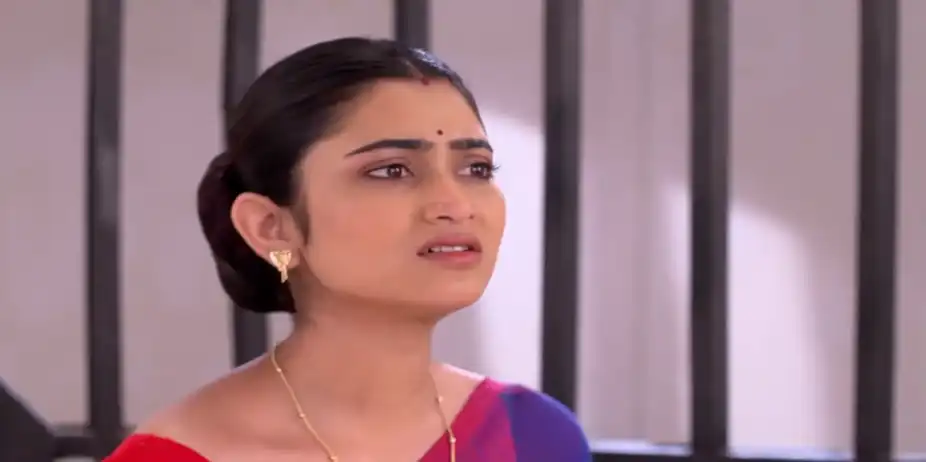 Menon Reassures Jagadhatri - Jagadhatri