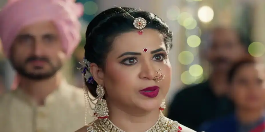 Vidhi Is Exposed - Vasudha