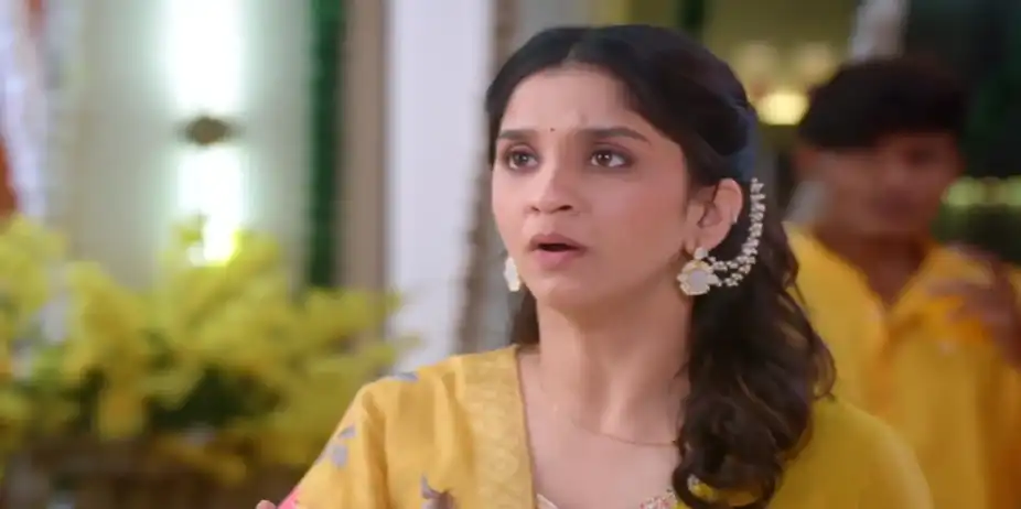 Kavya Is Happy as Kedar Expresses His Love - Taarini