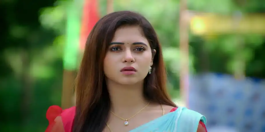 Raghuram Ridicules Vasundharadevi - Sandhya Raagam