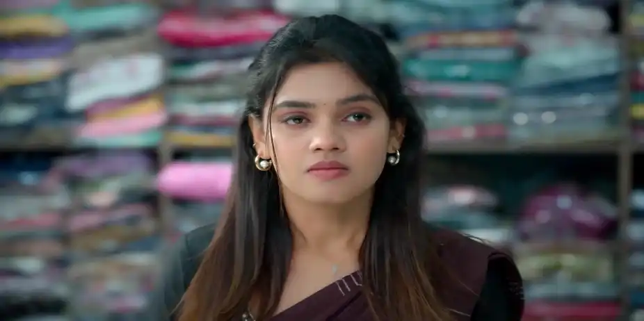 Madhu Confronts Karthik - Veera