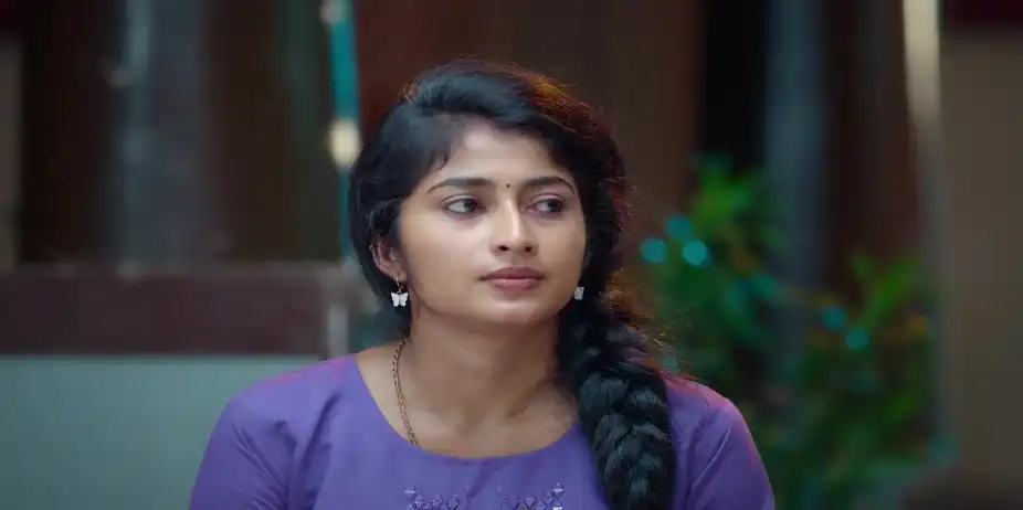 Madhu Gets Emotional - Veera