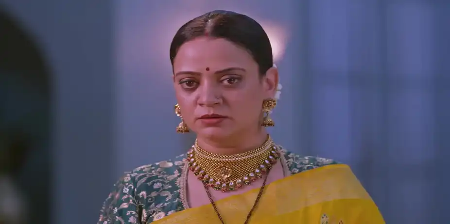 Veda Tells Devi Aaji about an Incident - Tula Japnar Aahe