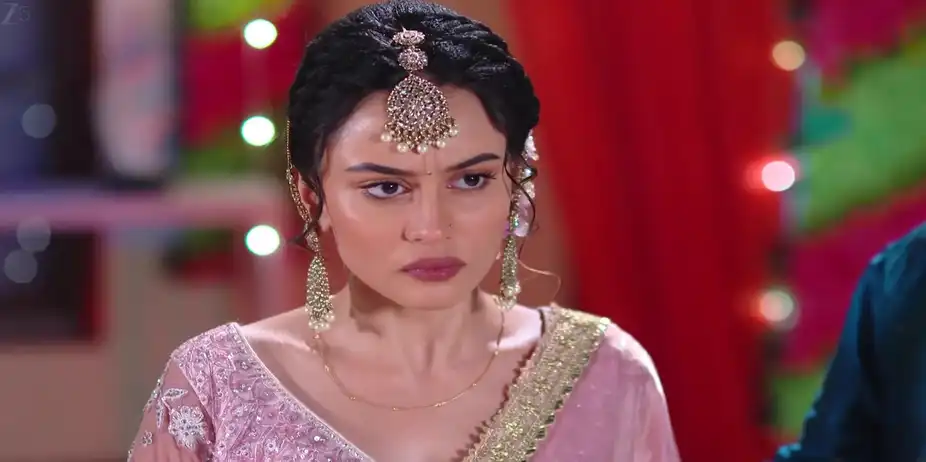 Kajal's Behaviour Irritates Manisha - Bhagya Rekha
