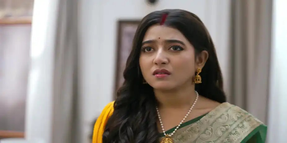 Jowar Bhanta S1 E72 - Cops at the Banerjee House