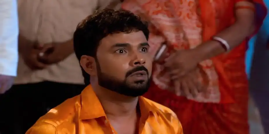 Ratna Informs Someshwar about Pratap's Act - Amader Dadamoni