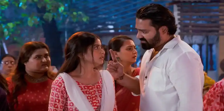 Rani Must Choose a Family - Amader Dadamoni