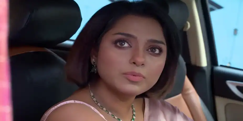 Divya Hires Bed to Execute Her Evil Plans - Jagadhatri