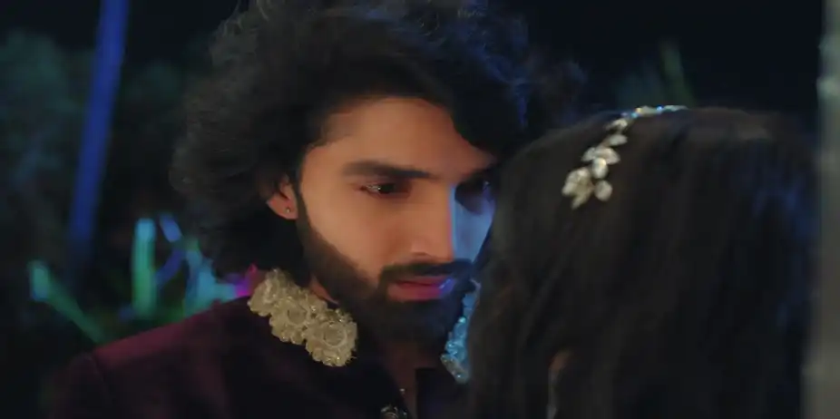 Reet's Silence on Raghav's Question - Jaane Anjaane Hum Mile