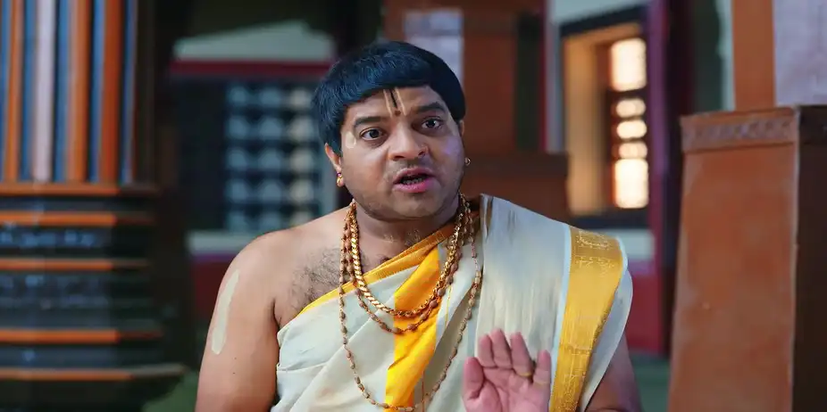 Gopika's Positive Encounter with a Girl - Sri Raghavendra Mahathme - Promo
