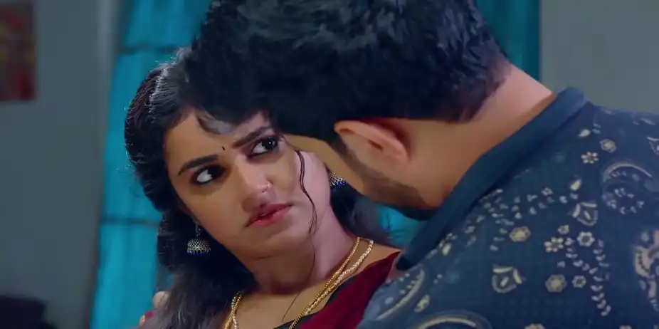 Radhika Is Angry with Varun - Snehapoorvam Shyama