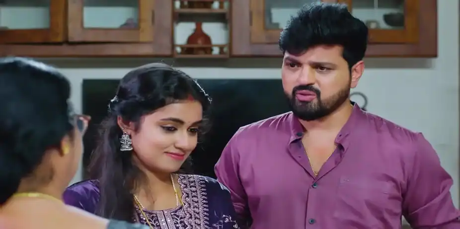 Varun Has a Word with Jayabharathy - Snehapoorvam Shyama