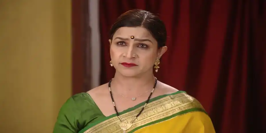 Usha Obeys Bhawani's Orders - Suna Jhia