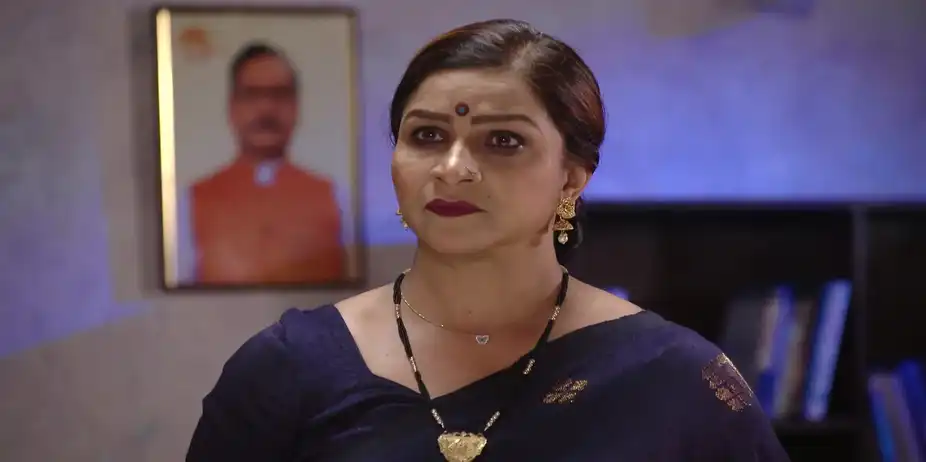 Dandapani Plots against Priya - Suna Jhia