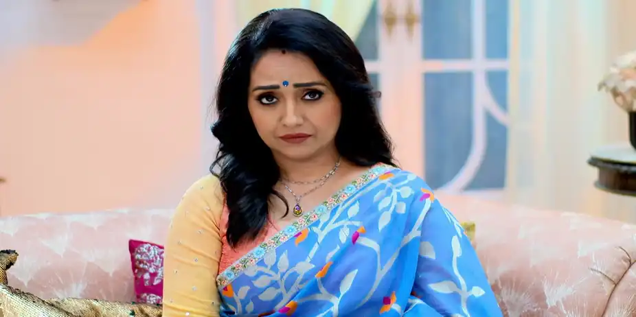 Kusum Falls into the Water - Kusum