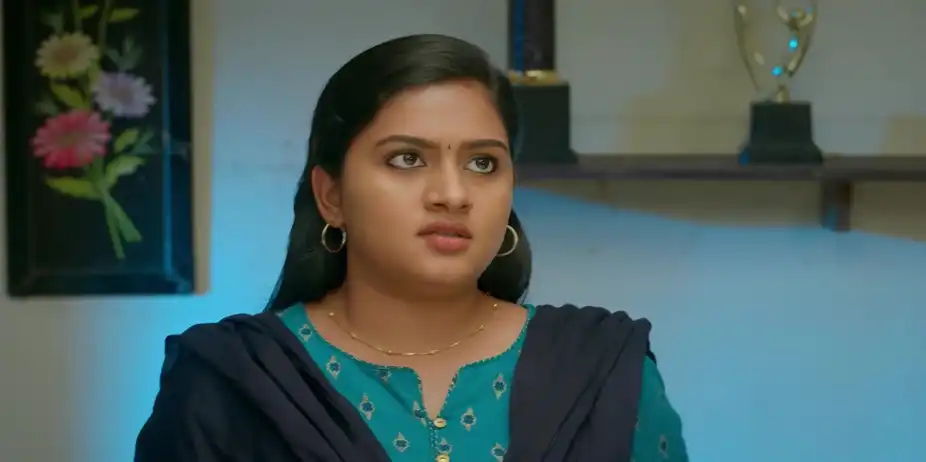 Bhuvana Gets Envious - Chinnan Siru Kiliye