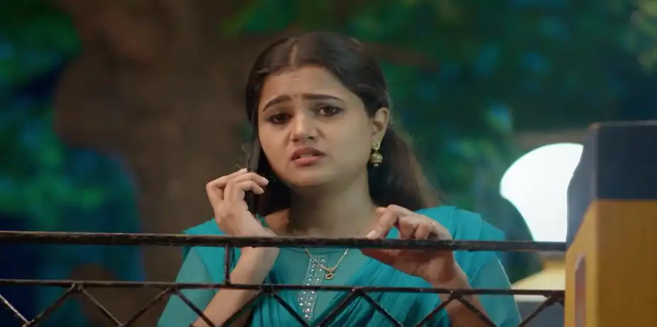 Bhuvana Laments to Her Mother - Chinnan Siru Kiliye