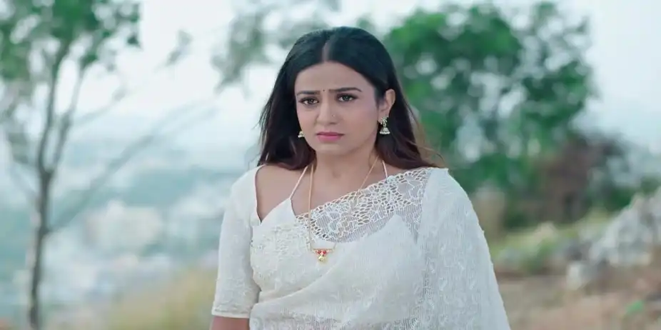 Nidhi Threatens to Commit Suicide - Karna