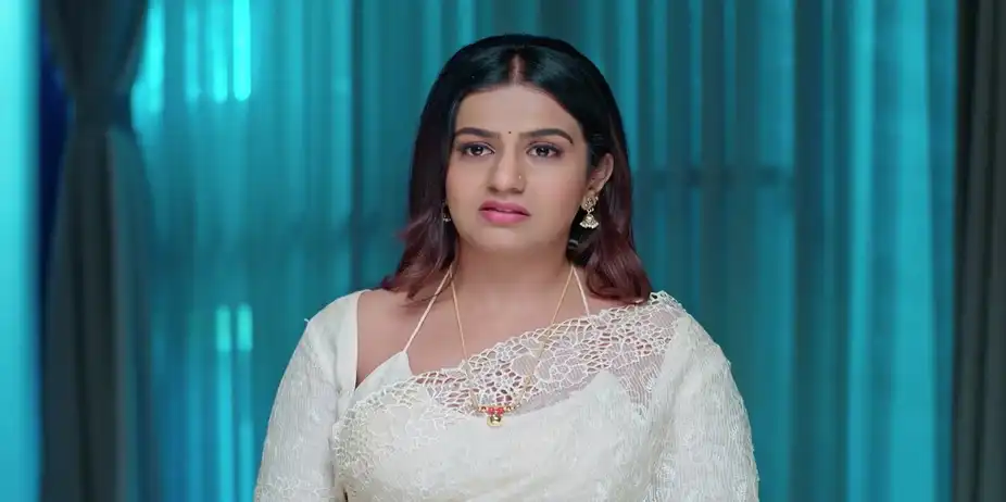 Nidhi Voices Her Anger Towards Tejas - Karna