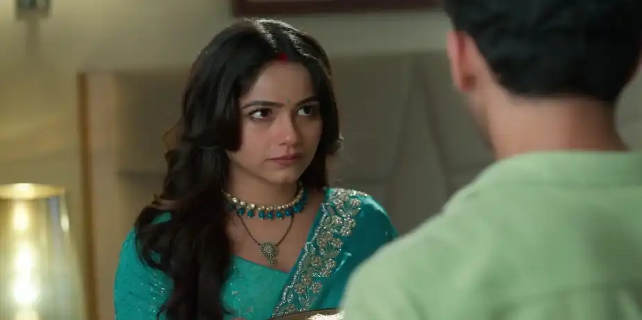 Divya Consoles a Heartbroken Avinash - Vasudha