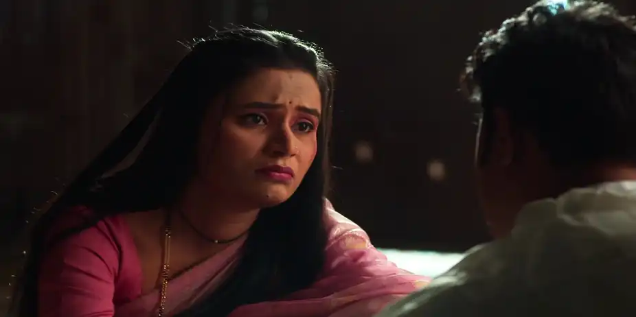 Lali Worries about an Unconscious Gopal - Devmanus Madhla Adhyay