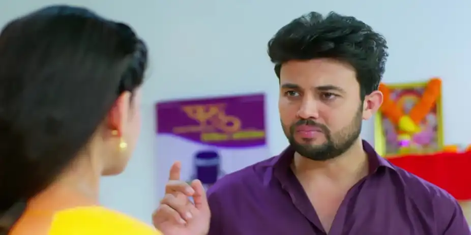 Paaru Decides to Fulfil Aditya's Dream - Paaru