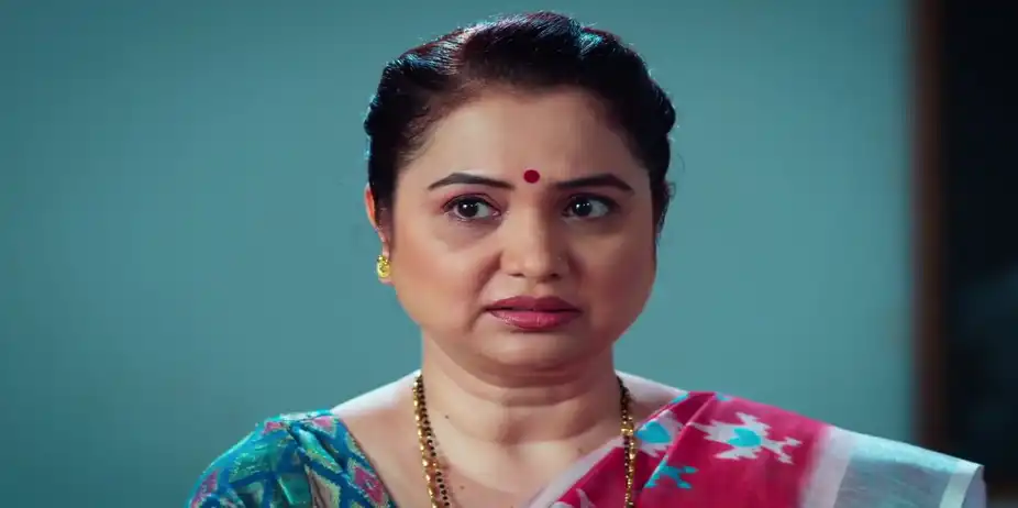 Kiran Becomes Emotional - Savalyachi Janu Savali