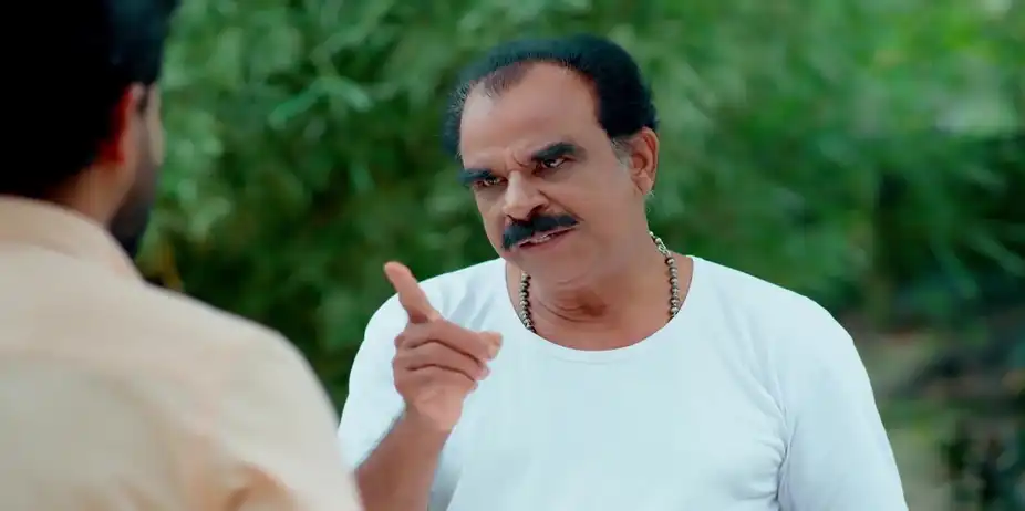 Venu Has a Word with Raju - Akale