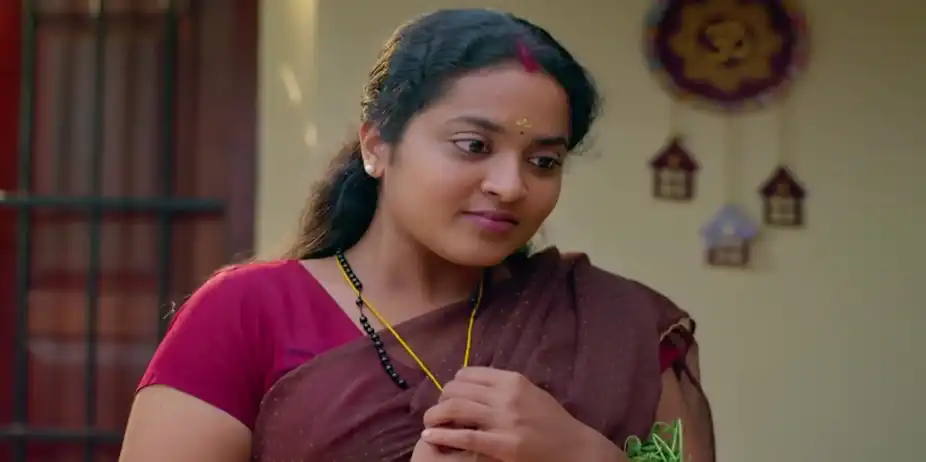 Meenakshi and Vinu Seek Achamma's Blessing - Manathe Kottaram