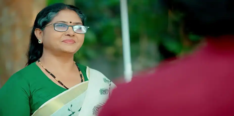 Kamala Shares Her Joy with Her Family - Mangalyam