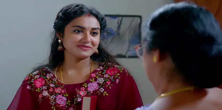 Radhika Has a Word with Jayabharathy - Snehapoorvam Shyama