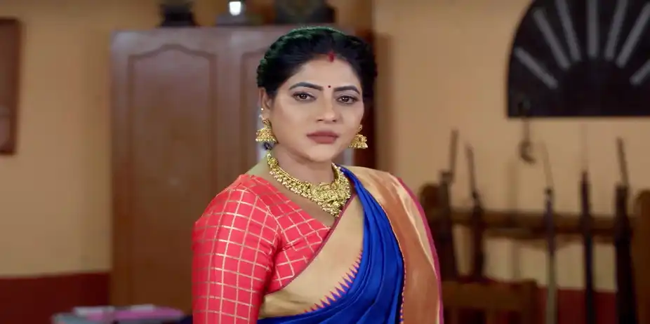 Chamundeshwari Files a Complaint Against Karthikeyan - Karthigai Deepam