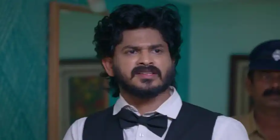 Seenu Rescues a Girl - Sandhya Raagam