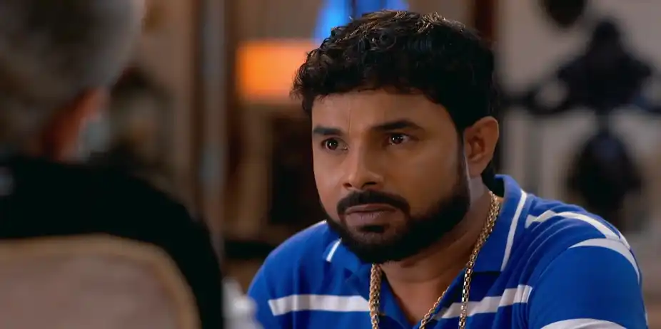 Parthasarathi Asks Pratap to Get a Gun - Amader Dadamoni