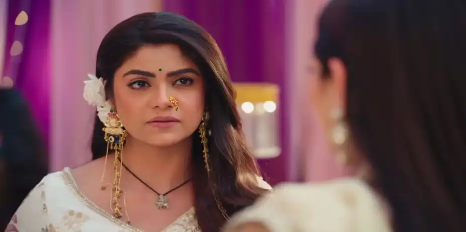 Maya Questions Aarti about Her Demands - Jagadhatri