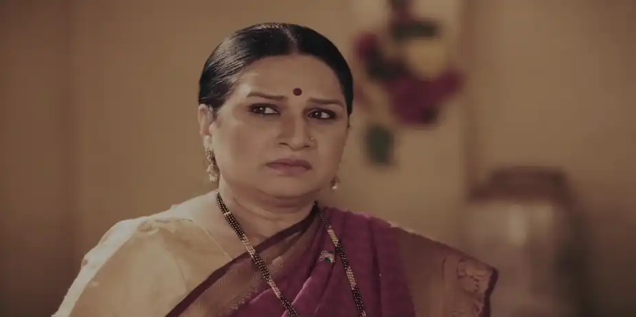 Sampada Overhears Aparna and Musa - Jagadhatri