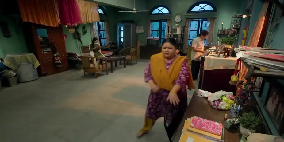 Gayatri Meets with an Accident in front of Anu - Tumm Se Tumm Tak