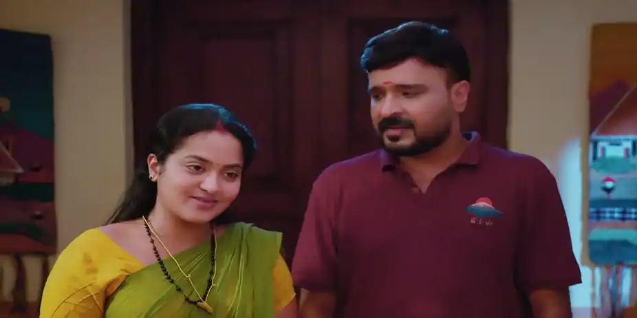 Madhavan Is Touched by Meenakshi's Words - Manathe Kottaram