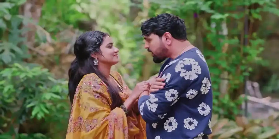 Parameshwaran and Padmini Discuss Radhika - Snehapoorvam Shyama