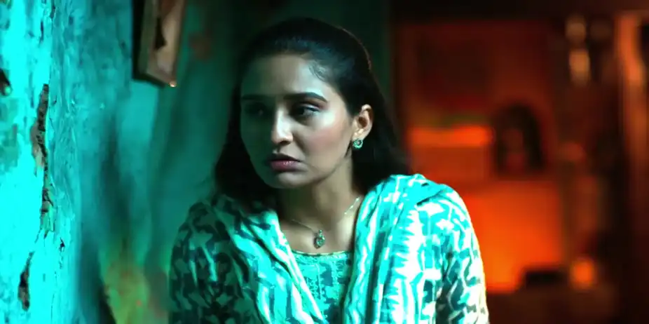 Lali Strikes Aarya's Door with a Knife - Devmanus Madhla Adhyay