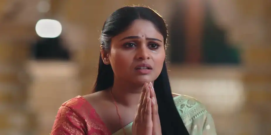 Bhavna Prays to the Goddess for Siddhiraj - Lakshmi Niwas
