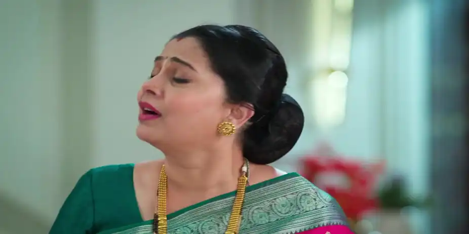 Tilottama Worries about Savali - Savalyachi Janu Savali