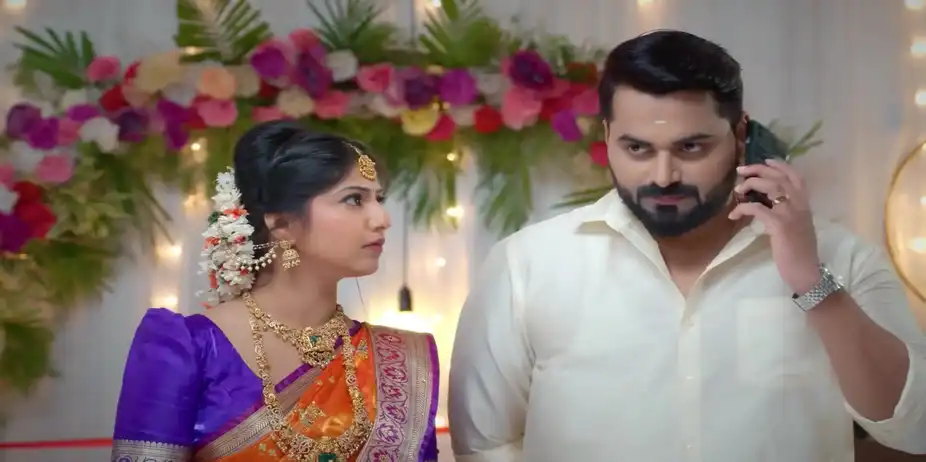 Raghav Seeks Rekha's Help - Paarijatham