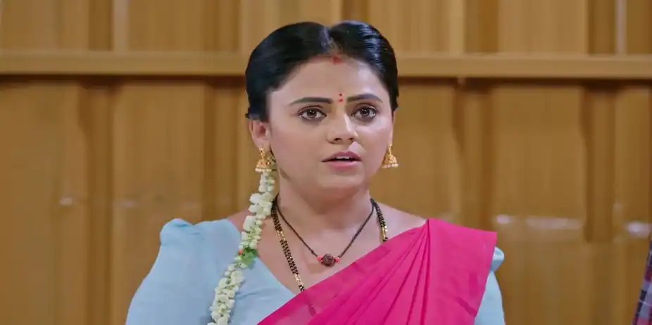 Lakshmi and Srinivas are Shocked - Lakshmi Nivasa