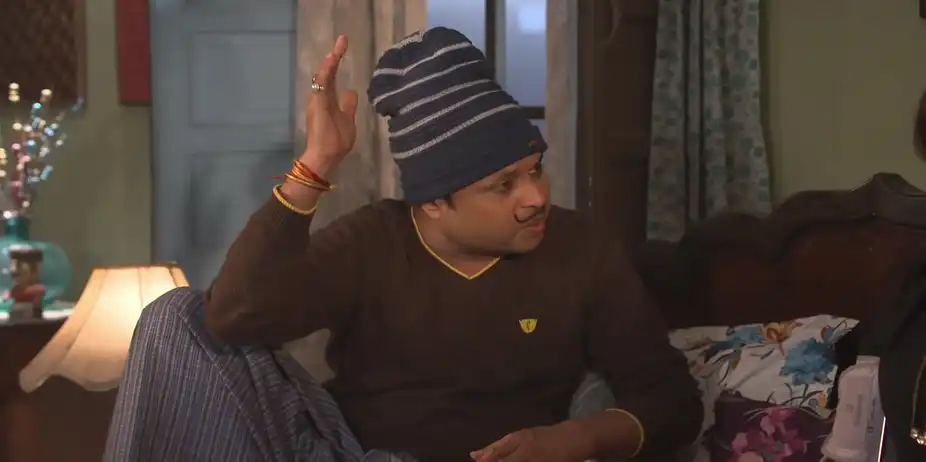 Happu Gives Rajesh Some Bad News - Happu Ki Ultan Paltan