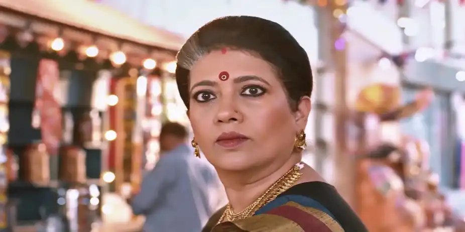 Saroja Escapes from Kamini's Sight - Saru