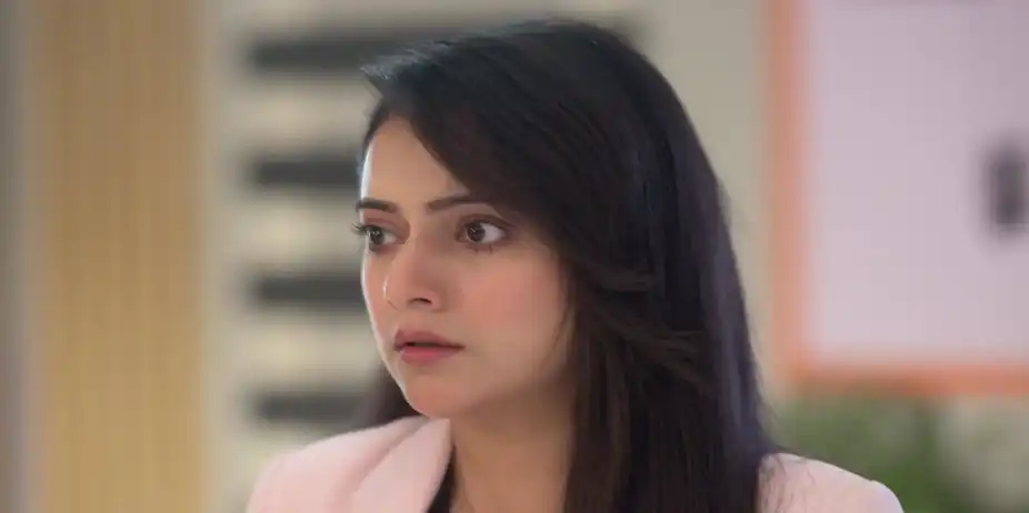 Parul Reaches the Hacker - Parineeta