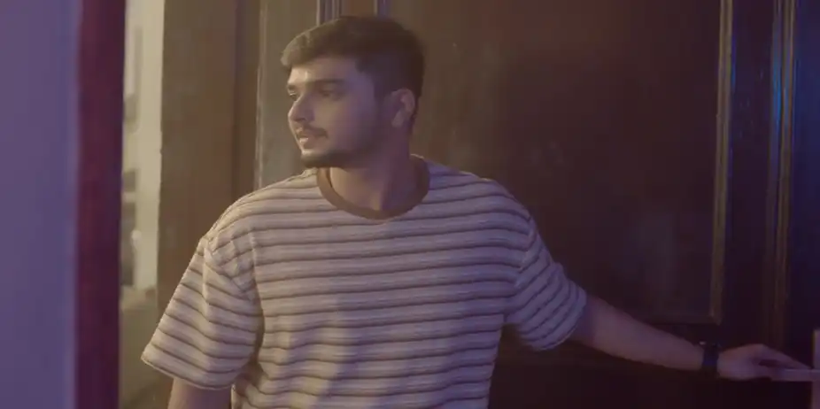 Paaru Fills Disha's Room with Chilli Fumes - Paaru