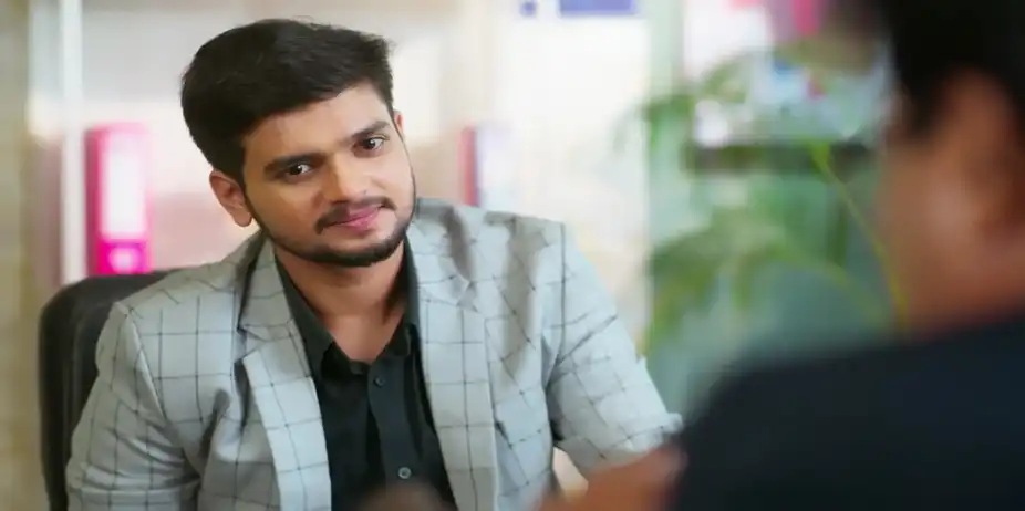 Pritam Comes To the Hospital with Money - Paaru