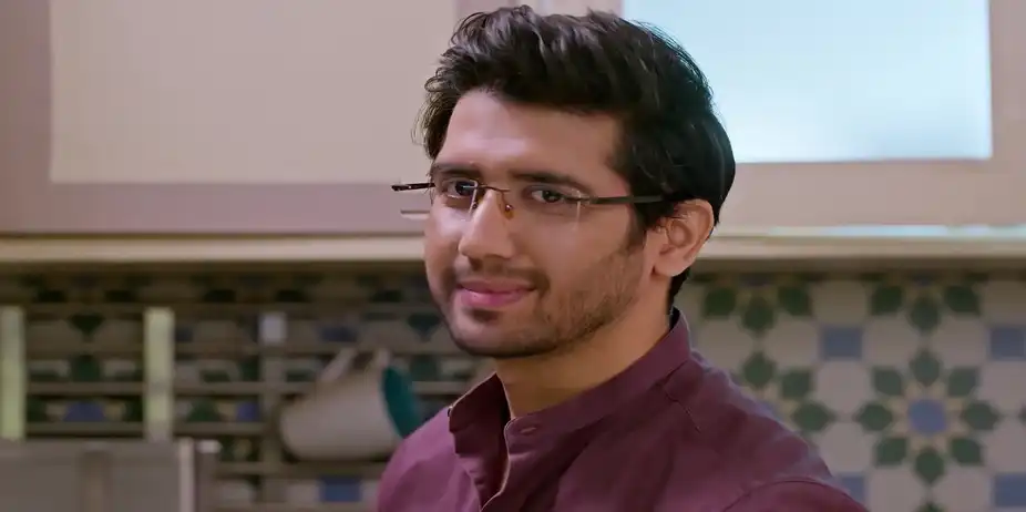 Atharva to Help Meera with Cooking - Tula Japnar Aahe